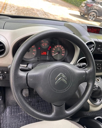 Citroen Berlingo cena 28999 przebieg: 231540, rok produkcji 2013 z Rumia małe 529